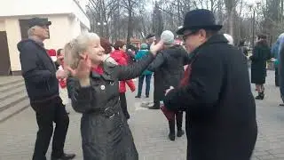 Кружит судьба..Иван Поклонский.В Гомельском парке. 25.03.2023.
