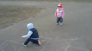 В Какашку вступила!!!!