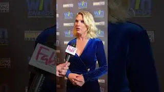 Lucy Walsh presenting Melissa Etheridge at the 26th Annual WIN Awards