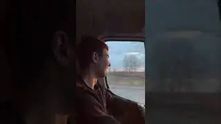 Друзі, це наш водій Олександр @kavunsasha на шляху до однієї з доставок😊🚚🏗️