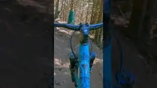 Ça glisse fort! La Sauron au Bike Park Les Angles #bikepark #bikeparklesangles #mtb #downhill #raide