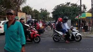 Kepadatan pintu masuk Sabilu Taubah menjelang pengajian horegg 9 Armada spek Karnaval