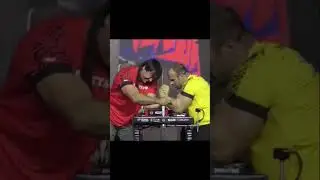 Denis gave or fought??? #armfight #armwrestler #armwrestling #devonlarrat #deniscyplenkov