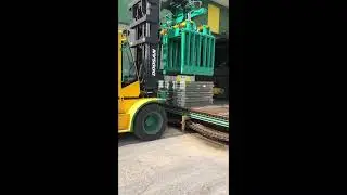 JKB | HKT DUOPV Double overhead brick and block clamp on Doosan forklift truck