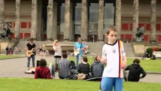 Boy dances to Crayon in Berlin.
