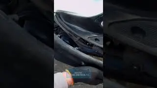 Как снять на скутере боковую косынку (лыжу).