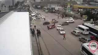 В Севастополе женщина выпала из маршрутки