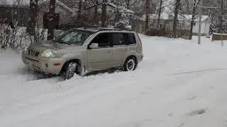Nissan X Trail Doesn't Get Stuck!
