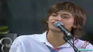 Consentidos - Ivo (Andrés Gil) canta 