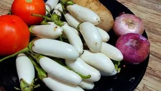 सफेद बैंगन ऐसे बनायेंगे तो उंगलिया क्या प्लेट चांटते रह जायेंगे! potato bringel recipe/tani kitchen!