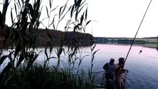 Прикольное вываживание толстолоба на 15 кг