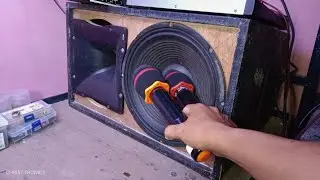 Reverse polarity adaptor