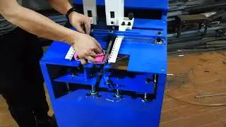Flip flop upper assembling machine