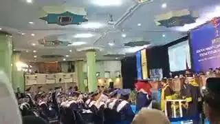 Sorotan 26.16 - 31.16 dari Wisuda Sarjana Ananda