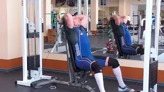 Французский жим в тренажёре: 2 варианты выполнения