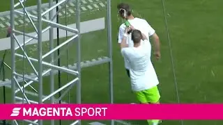 Sektdusche: Alexandra Popp macht Tommy Stroot nass | FLYERALARM Frauen-Bundesliga 21/22