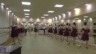 Народный танец - Battement tendu в характере белорусского танца «Козочка»