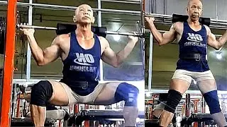 Melatih Otot Kaki dengan Barbell Sumo Squat