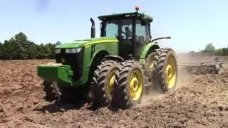 John Deere 8335R Tractor Moldboard Plowing
