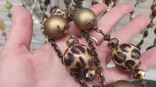УДАЧА!! ОБЗОР  СТЕНДА  С БИЖУТЕРИЕЙ НАБРАЛА БУС НО ЕЩЁ ИХ НЕ ПОКАЗАЛА ПРЕМЬЕРА В АВГУСТЕ 2024