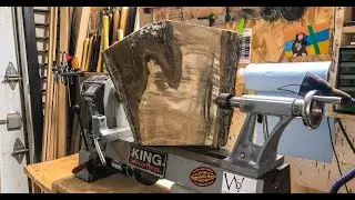 Woodturning - platter walnut (A big one)
