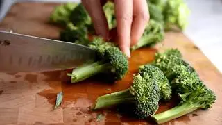 Knife Skills: Cutting Broccoli into Florets
