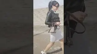 Ам жалау ❤️ көтенімді ұстады