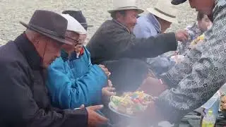 Соёлын биет бус өвийг өвлөн уламжлагчид.