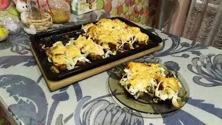 Запечённый кролик на луковой подушке.