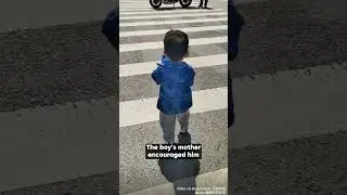 Little boy brings water to on-duty traffic police