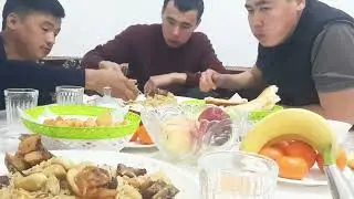 Достор менен ооз ачканда. Баарыңыздарды жакшы досторго жолуктурсун. Орозоңуздар кабыл болсун!