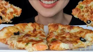 ASMR pizza real eating sounds