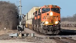 Fast BNSF Intermodal Z Train, Up Close