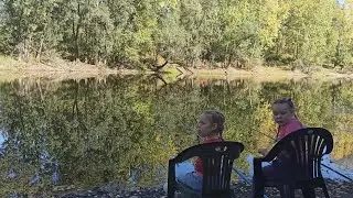 С детьми на рыбалке. Ловим ротанов.