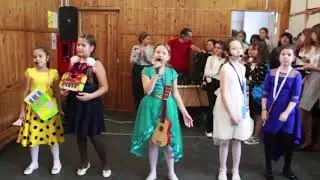 Осенняя ярмарка в школе № 4