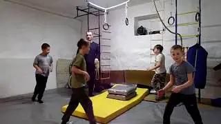 Переворот на кольцах для развития ловкости (дети 6-8лет)