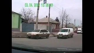 Узбек на велосипеде врубился в машину