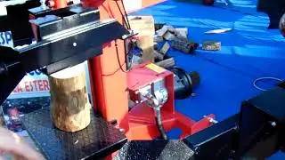 Dimostrazione Spaccalegna Mundial Vjmar da 10 ton. corsa 1000