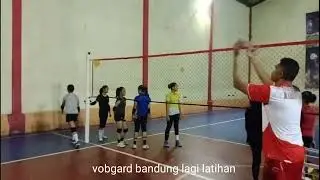 BOLA VOLI, VOBGARD BANDUNG LAGI LATIHAN