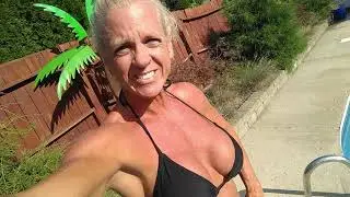 HoT Bikini Muscle Mom 😍 Day 4 of my contest!!!
