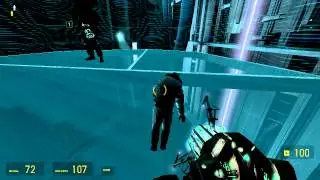 Чувак повесился на стеклянном полу