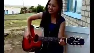 Девушка на гитаре. Солнышко