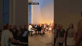 Coro alemán canta "Muchachos" #shorts