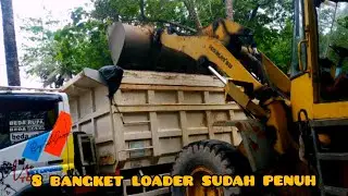 loader komatsu loading abu batu ke truk canter