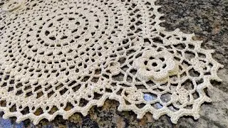 Toalhinha centro de mesa 🏵️ #crochet #flowers