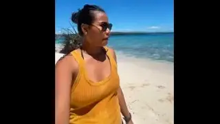 TANTE CEWEK KUPANG DIAJAK MAIN DI PANTAI SAMA TURIS BULE