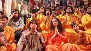 Actress Bhumi Pednekar reached Parmarth Niketan and performed aarti of Mother Ganga.