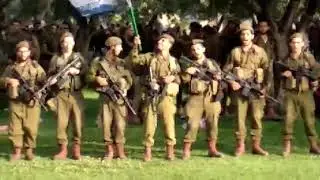 חיילי נצח יהודה באמירת לשם יחוד לפני היציאה למסע