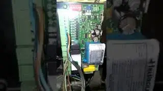 Bab 1000 y kayar bahce kapisi