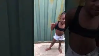 Manuela de 5 anos dançando hoje ludimilla